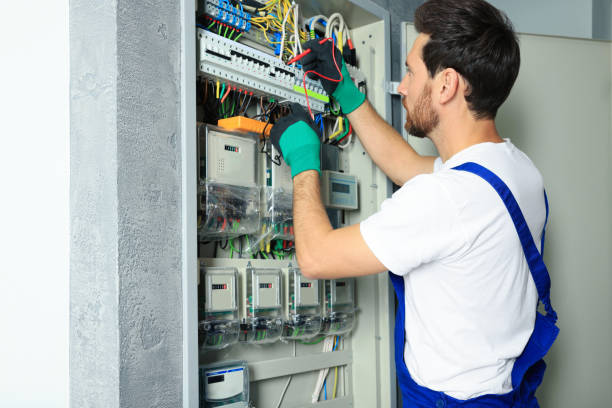 Best Industrial Electrical Services  in Delcambre, LA